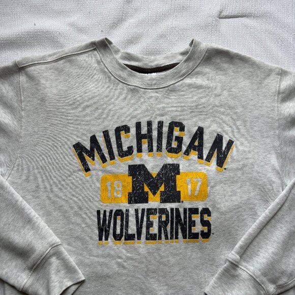 Gray Michigan Wolverines Crewneck Sweater Size Medium Knights Apparel Pro Edge - Picture 2 of 8